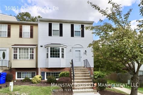 Updated End Unit Townhome W Fenced In Yard Townhome Rentals In Laurel Md