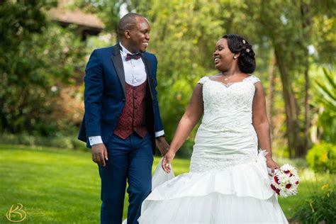 Creative And Artistic Documentary Kenyan Wedding Photographer Kiss The Bride Tops In Kenyan We
