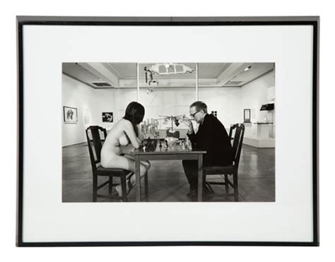 Marcel Duchamp Playing Chess With A Nude Eve Babitz Par Julian Wasser