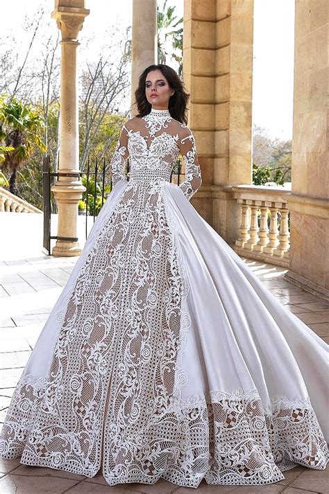 Luxury Lace Long Sleeves A Line Wedding Dress 2017 New Appliques High