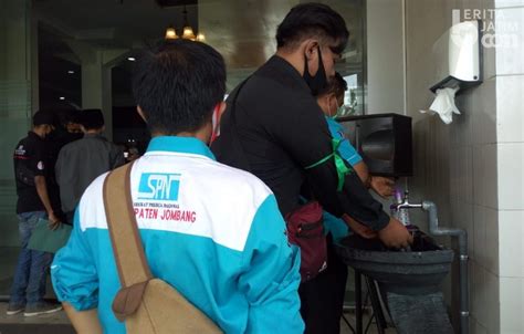 Pabrik gelas plastik cirebon pabrik gelas murah. Masuk DPRD Jombang, Pendemo Wajib Pakai Masker dan Cuci Tangan