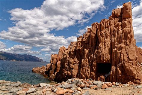 Playa De Rocce Rosse Rocas De Pórfido Rojo De Arbatax Tortoli