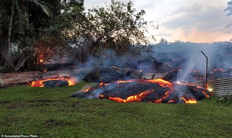 Hawaiis Pahoa Villages Slow Torture As Volcano Lava Creeps Toward