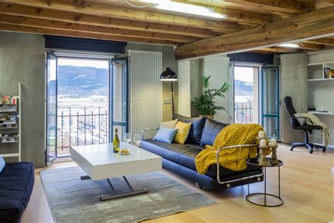 Anuncios de particulares, inmobiliarias y agencias. Échale un vistazo a este increíble alojamiento de Airbnb: Muralla de Pamplona Loft ...