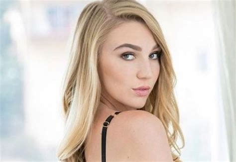 How To Contact Kendra Sunderland Phone Number Fanmail Address Email