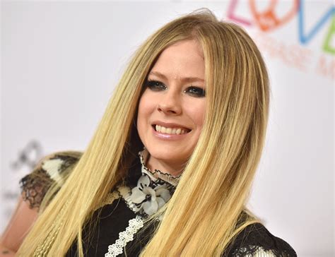 Avril Lavigne Llegó A Tiktok Y Sus Fans Enloquecieron Con Su Primer Video El Diario Ny