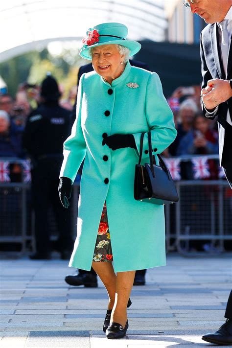 These Are Queen Elizabeths Most Regal Rainbow Looks Queen Elizabeth Royalty Fashion Queen