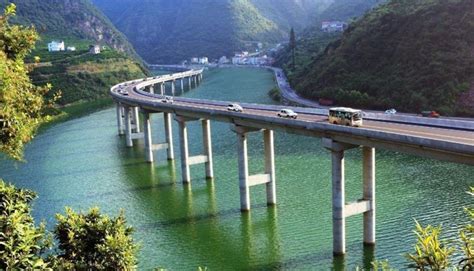 Aviation bridge was founded in 1996 by captain zvi dannenberg, dedicated to their clients. China, Hubei. The bridge built in the middle of a river valley | Bridge, Bridge design, Bridge ...
