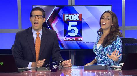 Tv Anchors Sing ‘let It Go From Frozen During Commercial Break Fox 5