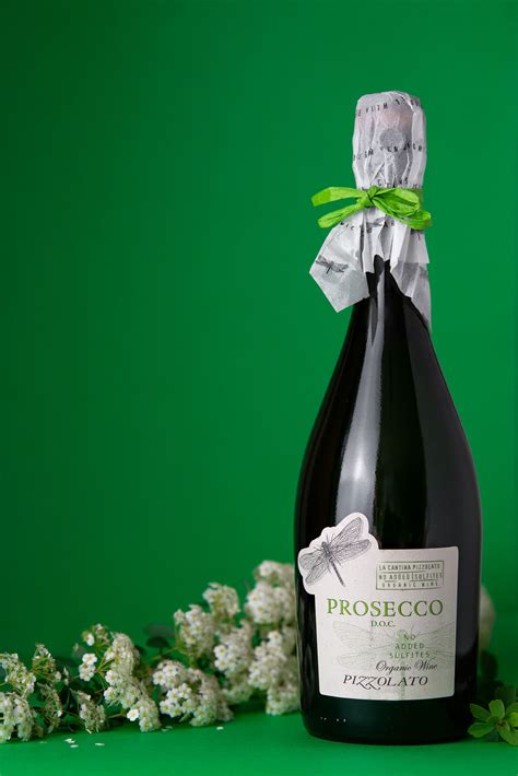 sparkling organic prosecco without sulphites cantina pizzolato