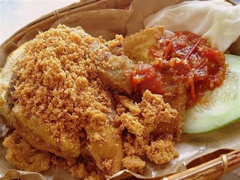 Buat sebuah papan untuk pijakan pembangkit listrik anda seperti yang terlihat 5. Original Indonesian Recipe: Ayam Goreng Penyet (Indonesian Smashed Fried Chicken)