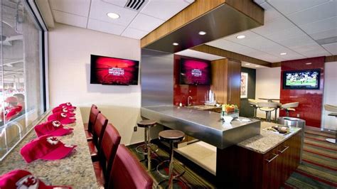 Chiefs Suites At Arrowhead Offer Luxury Perks Great Views Kansas