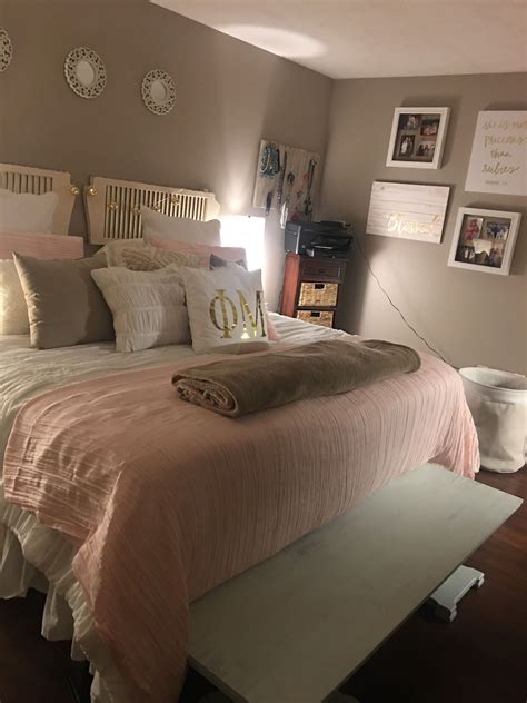 Top Bedroom Images June 2018 Girls Bedroom Themes Glam Bedroom