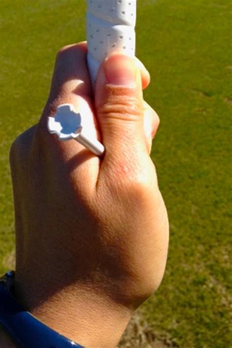 Tips For Her Grip It In Your Fingers Golf News And Tour Information