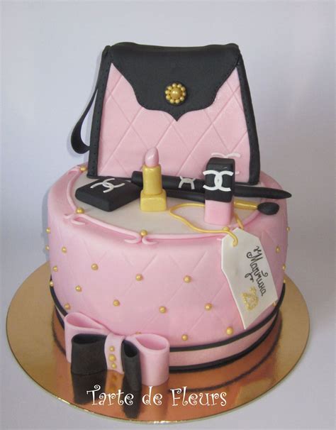 To make this makeup cake you will need: Purse and make up | Make up cake, Girly birthday cakes ...