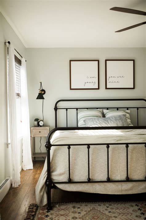 Boho Farmhouse Bedroom Ideas With Black Iron Bed Frame Paint Color