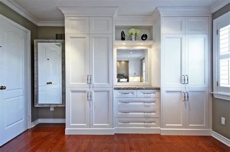 Instead of bottom cabinets that you'd find in a kitchen or bathroom, i use the uppers only. Bedroom BuiltIns