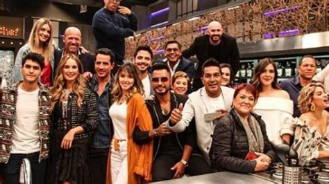 The list of 20 contestants for celebrity masterchef includes singers, footballers, drag queens and olympic gold medallists. Masterchef Celebrity Colombia 2019 Orden de eliminación ...
