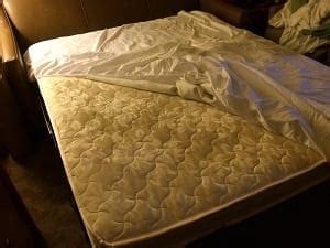 Rub it over the blood stain apply the mixture to the bloodstain on the mattress and let it sit for at least 30 minutes. How To Remove Blood Stains From A Mattress - Clean Home Guide