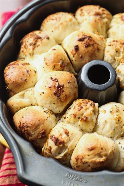 Cheese Stuffed Garlic Pull Apart Bread Cookies And Cups