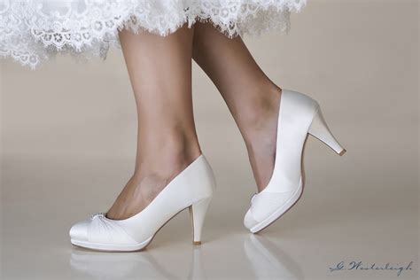 100 anni di scarpe con tacco: Scarpe Da Sposa Tacco Altissimo / Scarpe Sposa Con Tacco Alto E Plateau Immagini Tratte Da ...