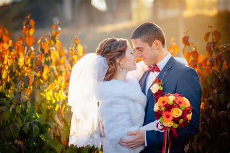 Which day is the settlement day for arena? 10 Country Songs For Your Fall Wedding Sounds Like Nashville