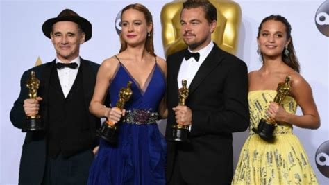 The winner in each category is highlighted with a star. List of all winners of the Oscar Awards 2016 | iTweety
