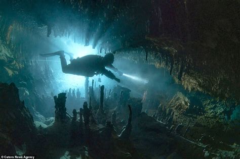 Scuba Diver Captures Labyrinth Of Underwater Caves Daily Mail Online