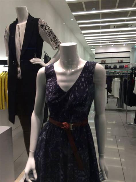 People Are Outraged Over This Store S Absurdly Skinny Mannequin