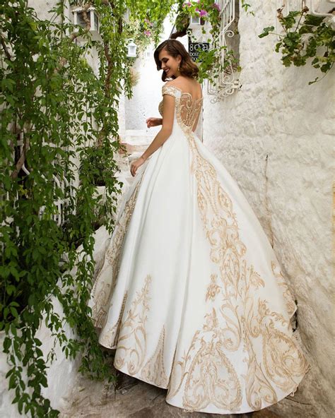 Gold Wedding Gowns 18 Gowns 2023 Guide And Faqs Vestidos De Novia