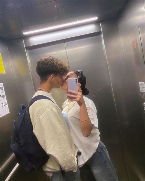 Pin By Cassandre Vigné On Outfits Couple Goals Relationships Skater Couple Aesthetic Couples