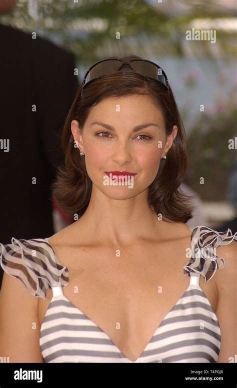 Cannes France May 22 2004 Actress Ashley Judd At Photocall For Her New Movie De Lovely Which