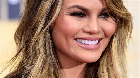 Chrissy Teigen Shows You How To Look Sexy During Sweater Season Glamour