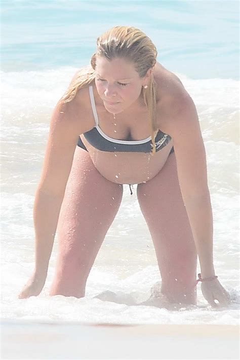 Anna Kooiman Shows Off Her Baby Bump In A Bikini While Enjoying The