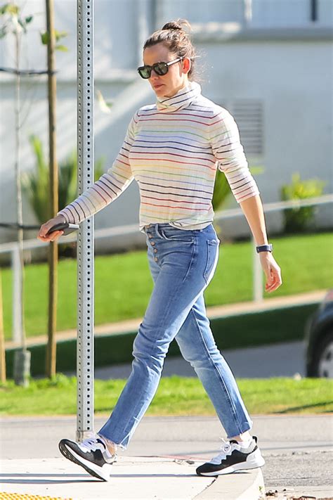 Jennifer Garner Wearing Mom Jeans Sneakers Photos Footwear News