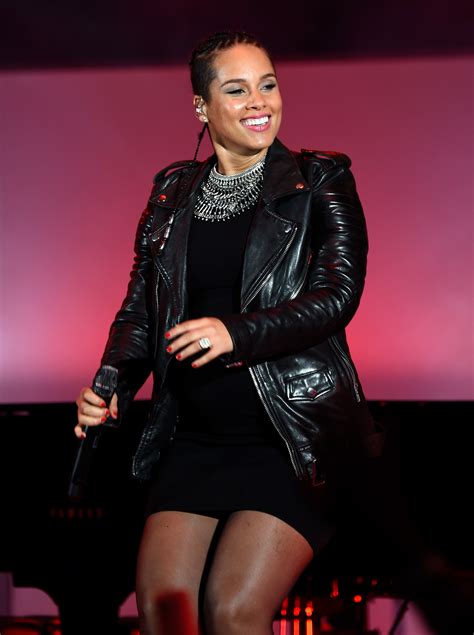 Fabulous Photos Of The Talented Singer Alicia Keys Boomsbeat