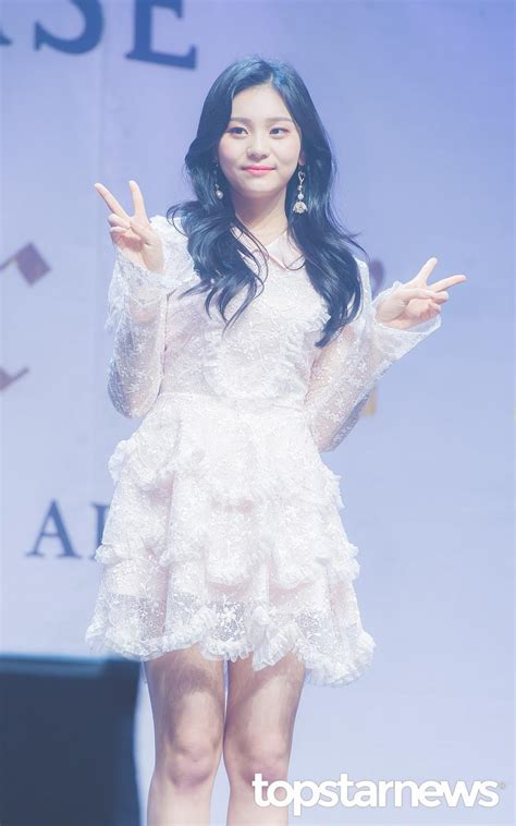 걸그룹 여자친구 갤러리 타 갤러리(0). HD포토 여자친구(GFRIEND) 엄지, '귀여운 멍뭉이 눈빛' (해야 ...