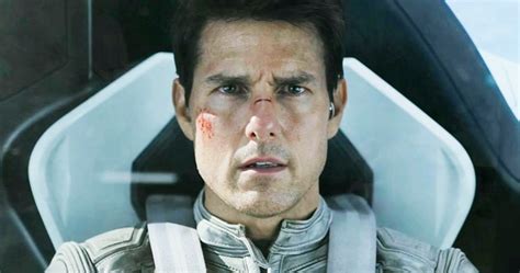 Актер, продюсер, сценарист, режиcсер рост: Tom Cruise Is Officially Going to Space in October 2021 ...