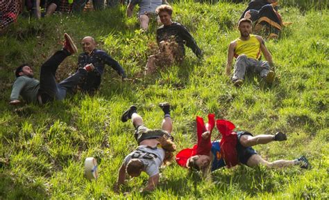 Anythings A Sport A Look At The Annual Coopers Hill Cheese Rolling
