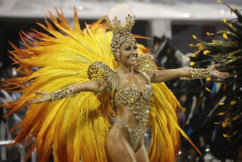 Karneval in Rio So sexy sind Samba Tänzerinnen