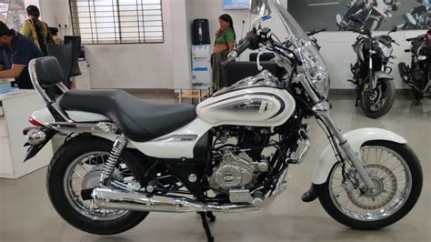 About the brakes, till date i have had only one accident on a bike. 2019 BAJAJ AVENGER 220 ABS REVIEW|PRICE|MILEAGE|MotoMahal ...