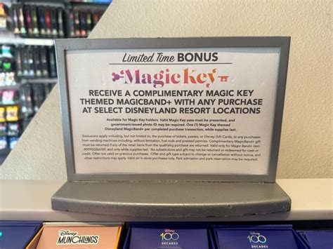 Disneyland Magic Key Holders Can Get Free Magic Key Magicband With Any