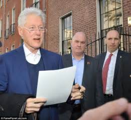 Bill Clinton Dines With Irish Businessmen In Dublin Daily Mail Online