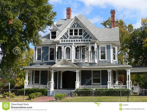 Hallo zusammen, dies haus bin ich der zeit an bauen ;) es wird aus 40 farben gemacht, wobei man einige. Viktorianisches Haus stockbild. Bild von zustand, haus ...