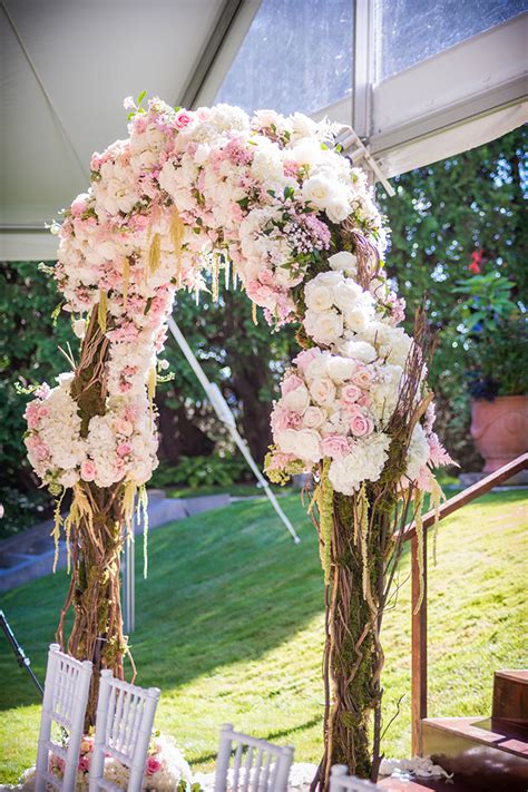 Luxurious Wedding Decor Ideas With Floral Creations