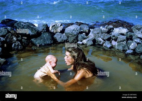 Baby And Brooke Shields The Blue Lagoon 1980 Stock Photo Alamy