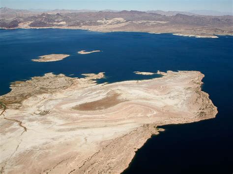 The Shrinking Lake Lake Mead At Historic Lows Cbs News
