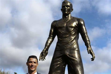 In december 2013, cristiano ronaldo inaugurated the cr7 museum in funchal, where you could admire around 170 trophies that he had won, photographs of the highlights of his career, a wax statue. #RonaldoErection! CR7's statue with huge bulge sets ...