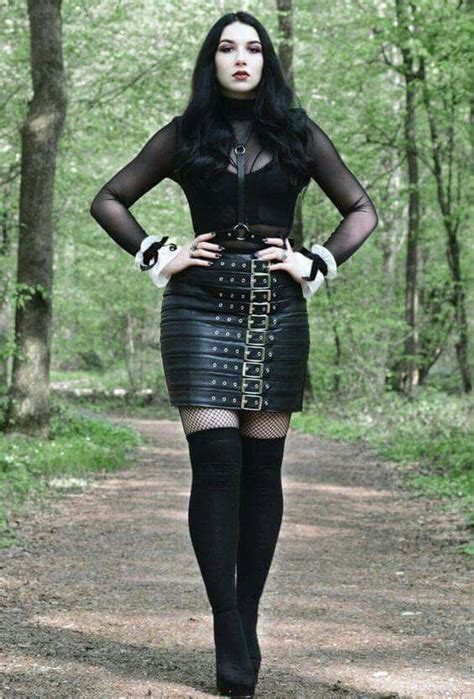 Cool Skirt Pose Gothic Outfits Goth Women Gothic Looks