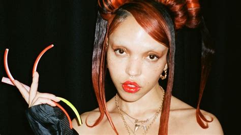 The Best Beauty Instagrams Of The Week Fka Twigs Bella Hadid And